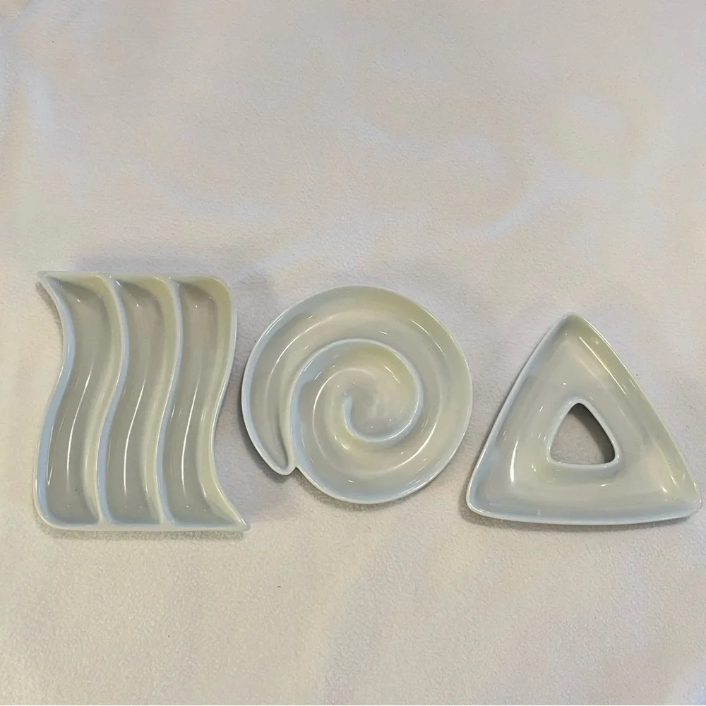 Crate & Barrel Porcelain Circle Swirl Appetizer Serve Wear
